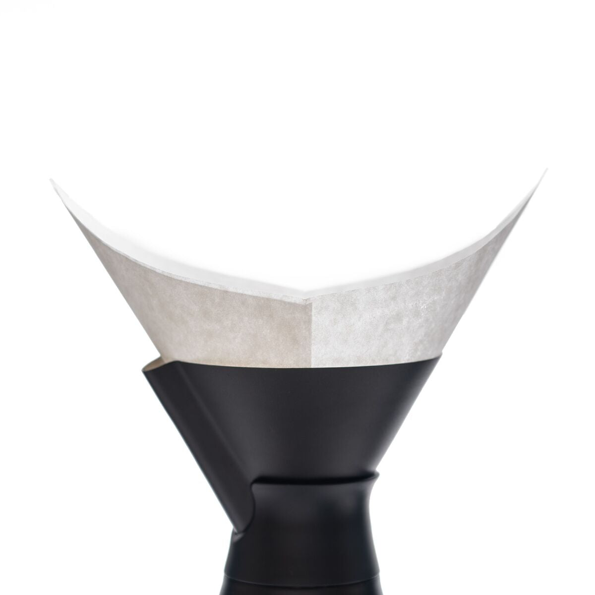 new-standard-carafe-coffee-filters-j6 WebPDP-NSCarafeCoffeeFilters_Studio_0223_InUse__CAF1PN00001.jpg